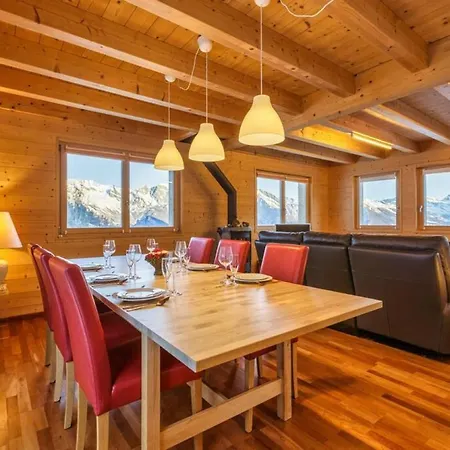 Chalet Tetra New Chalet For 10 2 Indoor Parking Spots 拉茨欧马兹