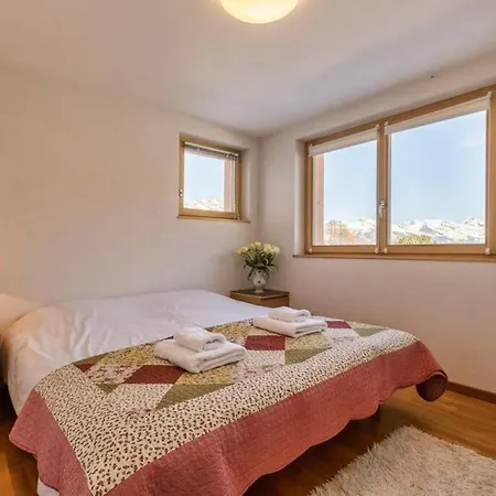 Chalet Tetra New Chalet For 10 2 Indoor Parking Spots 木屋 拉茨欧马兹