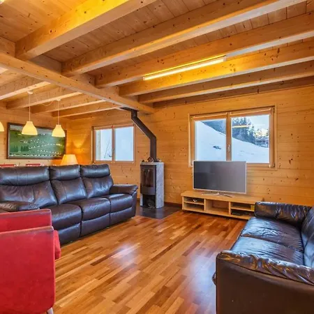 Chalet Tetra New Chalet For 10 2 Indoor Parking Spots シャレー *